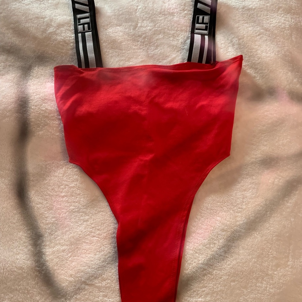 LF HI CUT BODYSUIT